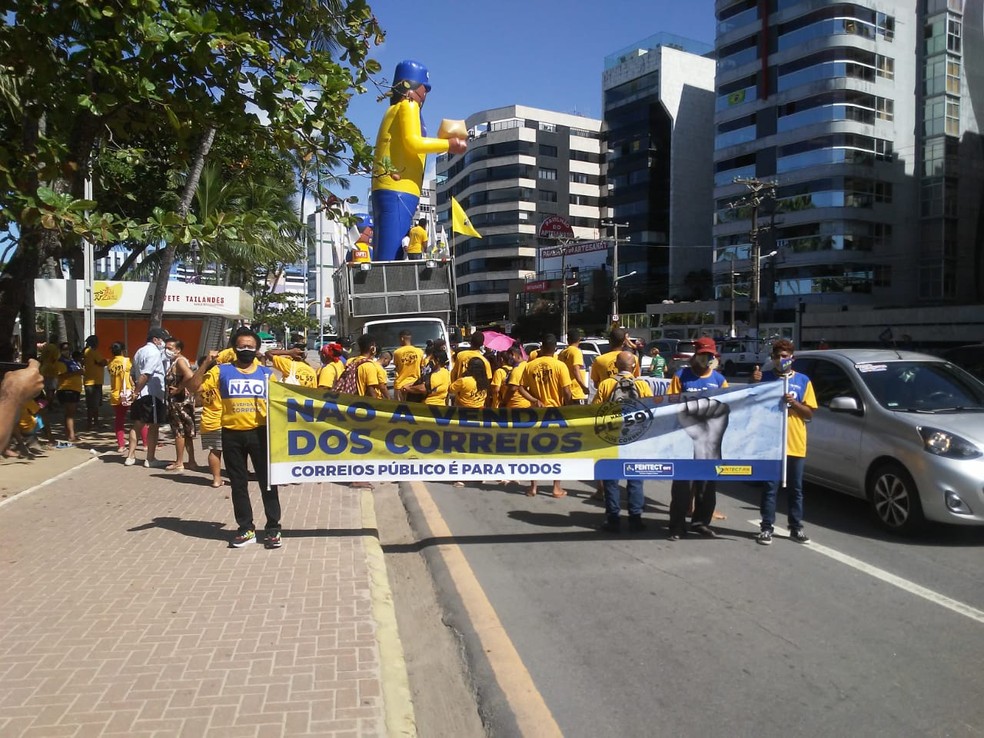 No momento, você está visualizando Alagoas recebe outdoors e faz ato contra a privatização