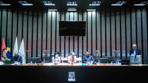 Leia mais sobre o artigo Veja o vídeo sobre a moção contra a privatização em Pará de Minas